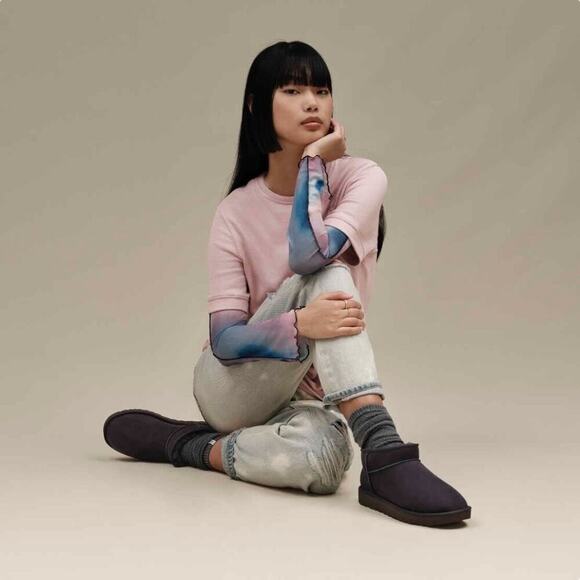 UGG® Womems Black Classic Ultra Mini Snow/Winter Boots | NEW/ NIB!! - Picture 7 of 16